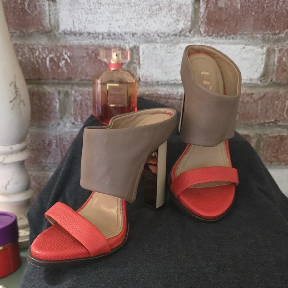 Vero Cuoio Shoes - Stylish Coral and Taupe Women's Sandals